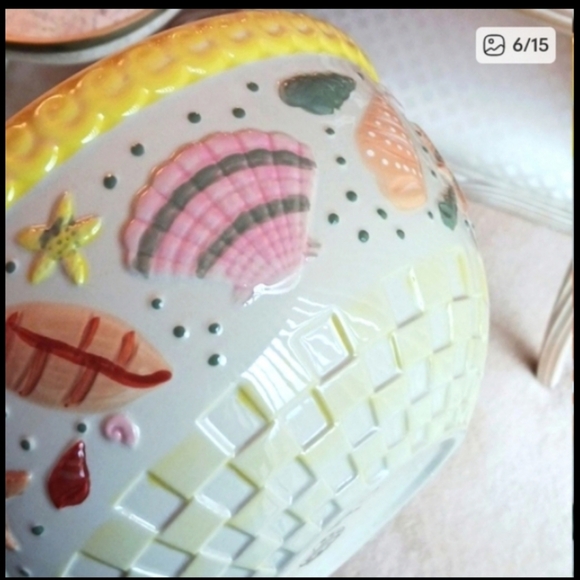 Temptations Limited Edition " Summer Shells" Large 3 QT. Bowl- New in Box - Picture 2 of 16